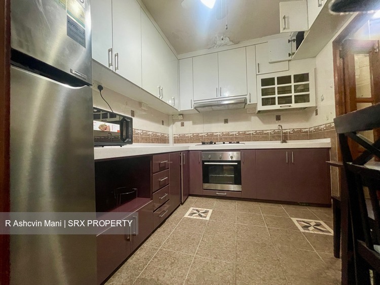 Blk 892 Tampines Avenue 8 (Tampines), HDB Executive #523016191